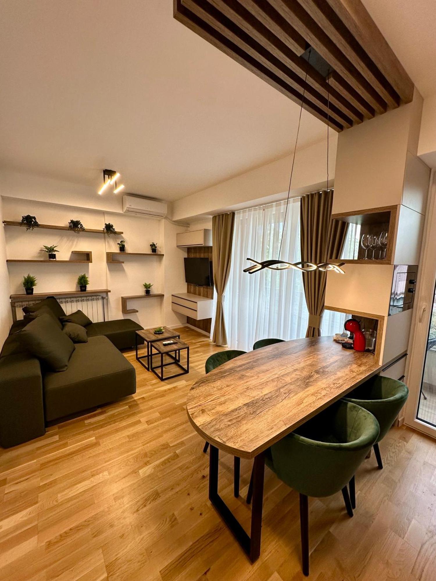 Downtown Riverside Apartments Skopje Buitenkant foto