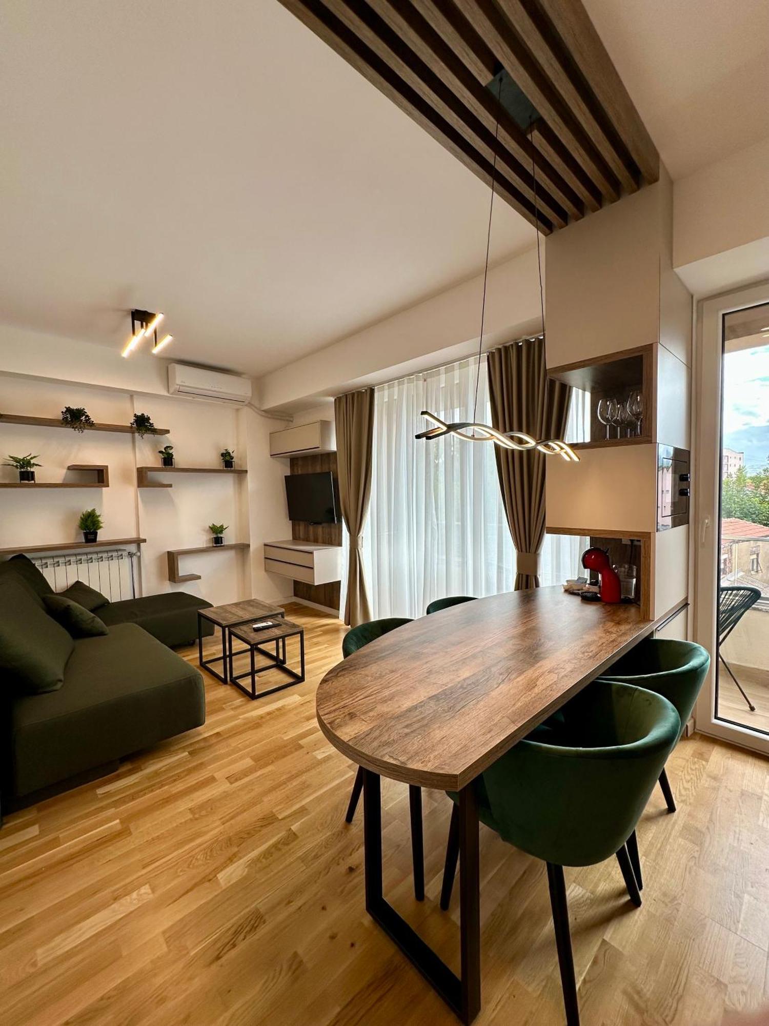 Downtown Riverside Apartments Skopje Buitenkant foto