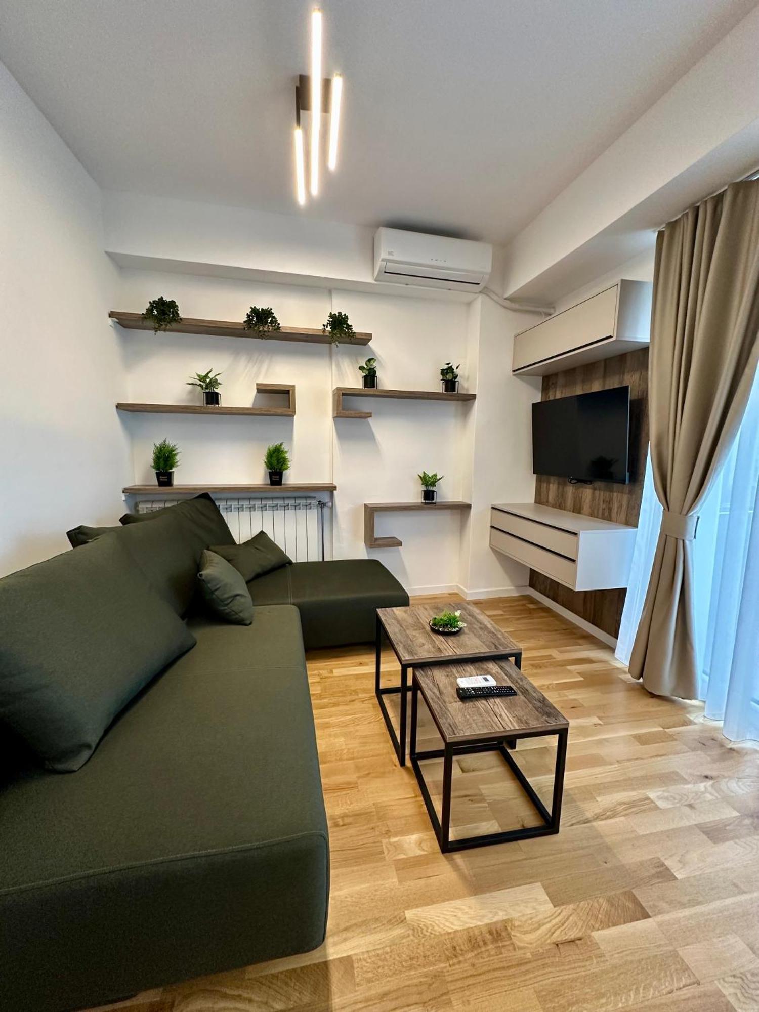 Downtown Riverside Apartments Skopje Buitenkant foto