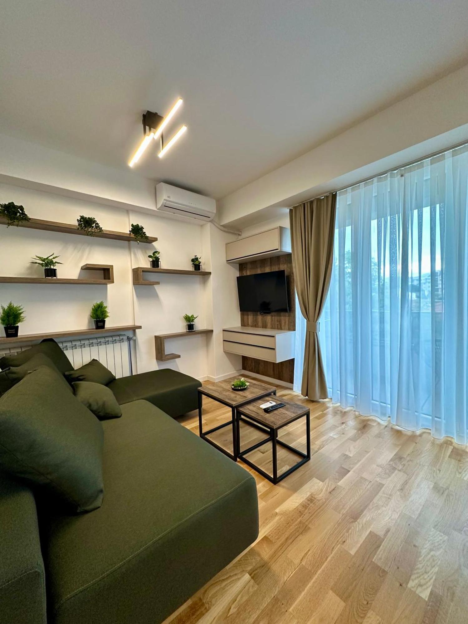 Downtown Riverside Apartments Skopje Buitenkant foto