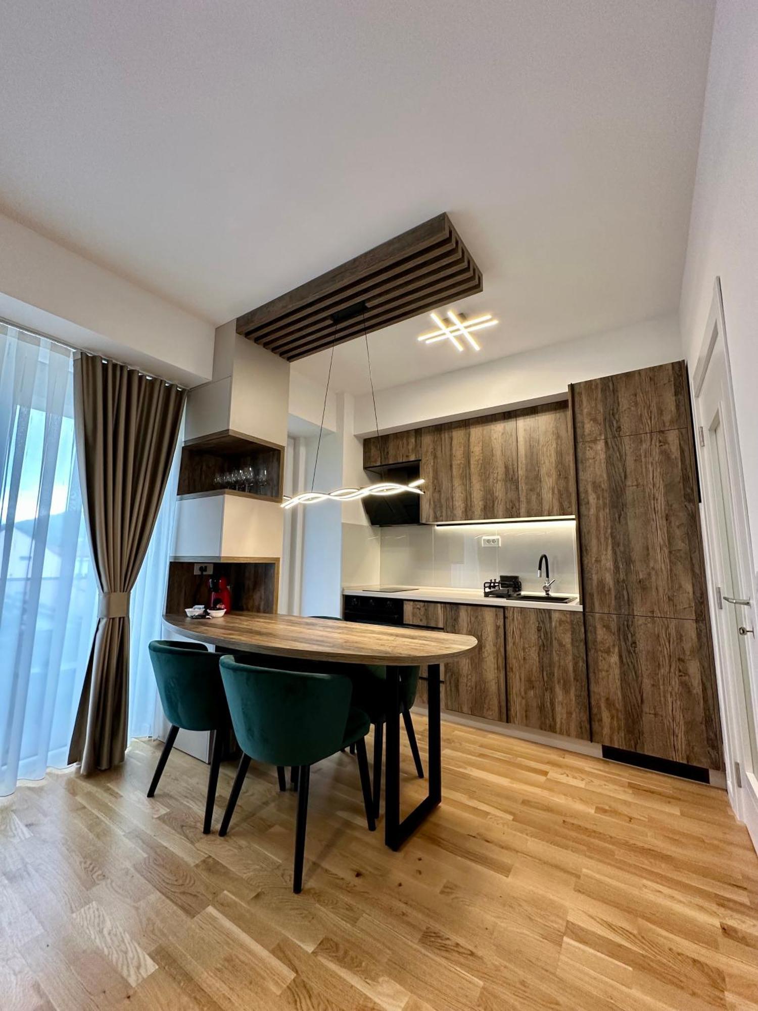 Downtown Riverside Apartments Skopje Buitenkant foto