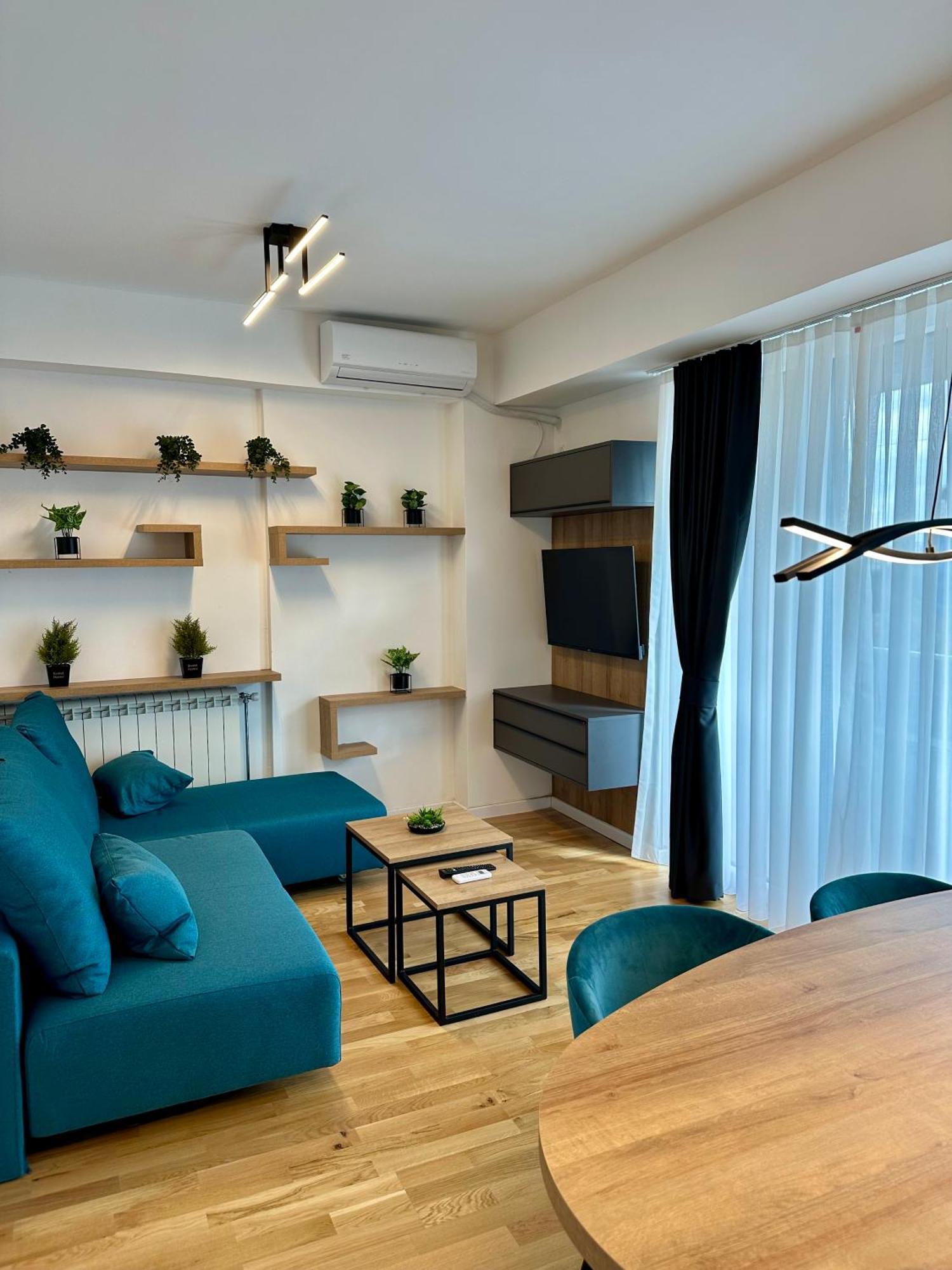Downtown Riverside Apartments Skopje Buitenkant foto