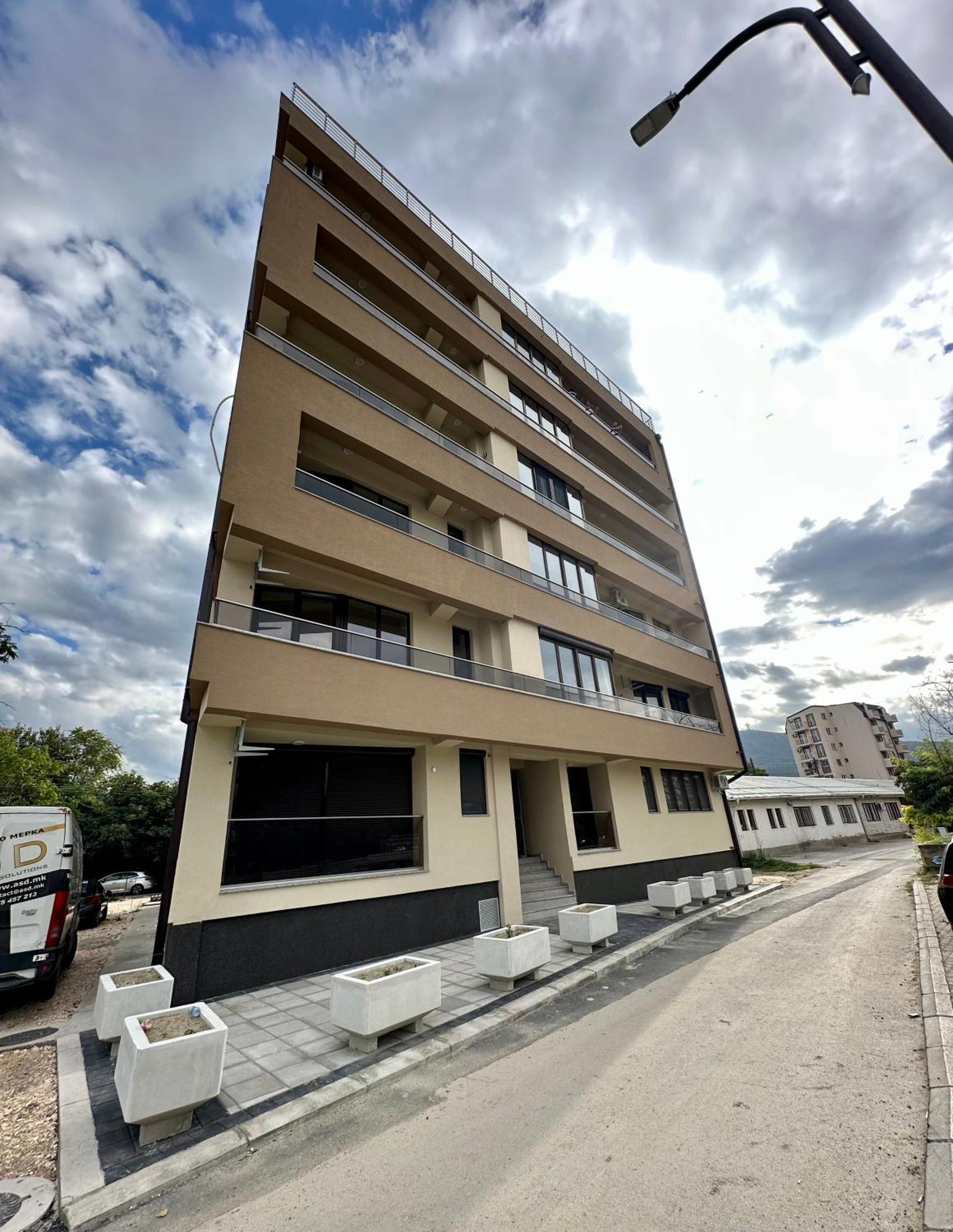 Downtown Riverside Apartments Skopje Buitenkant foto