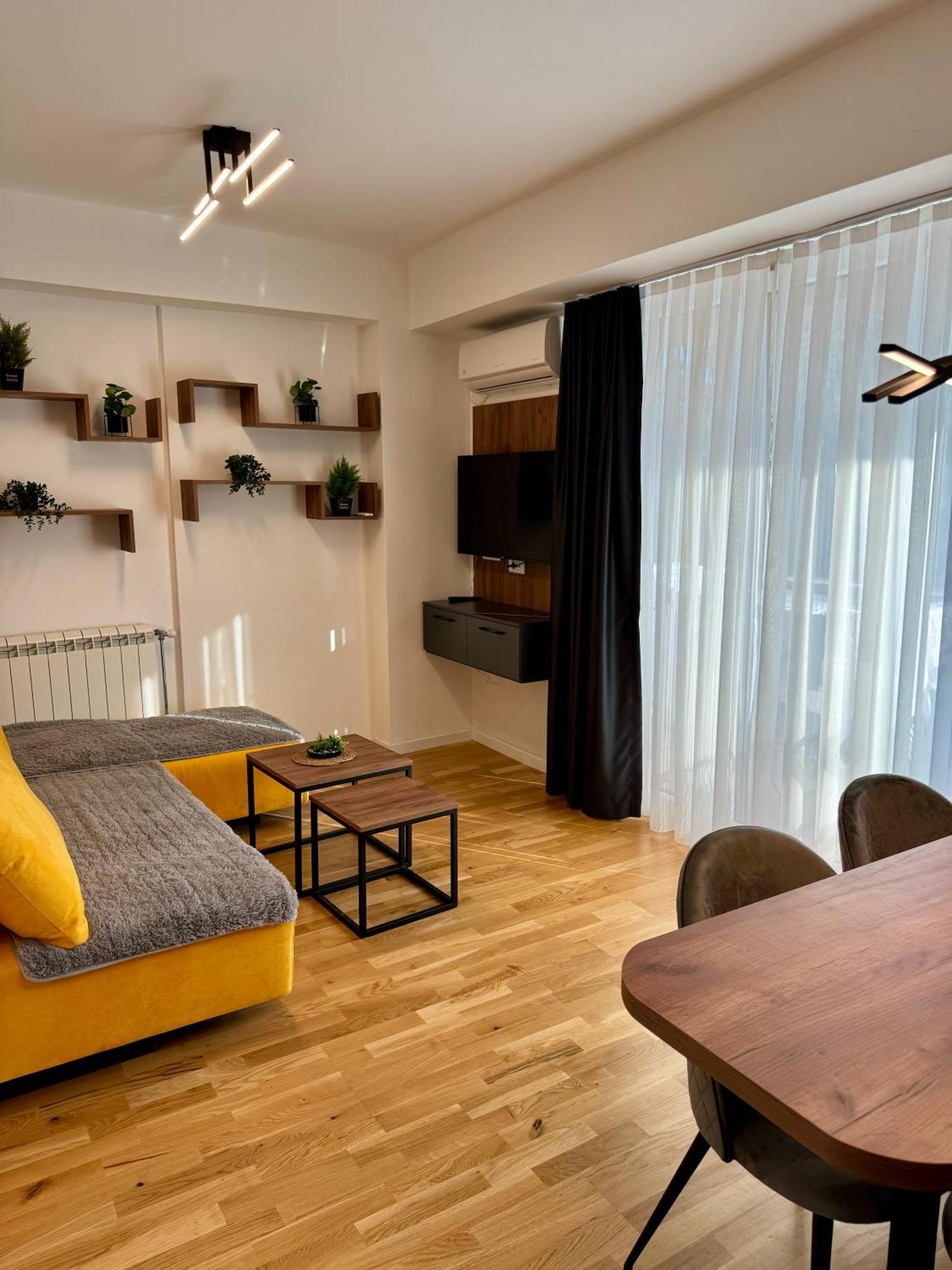 Downtown Riverside Apartments Skopje Buitenkant foto