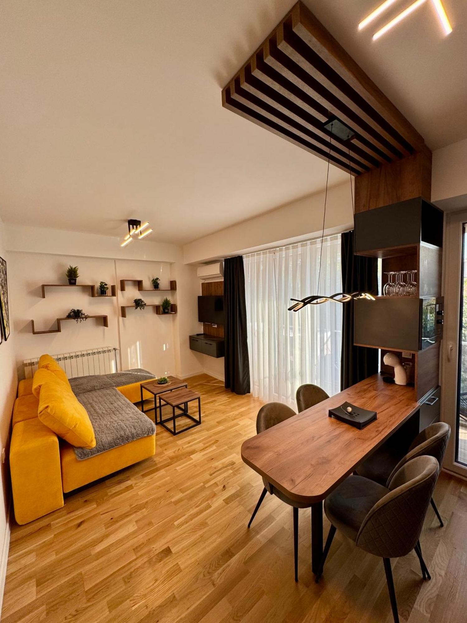 Downtown Riverside Apartments Skopje Buitenkant foto
