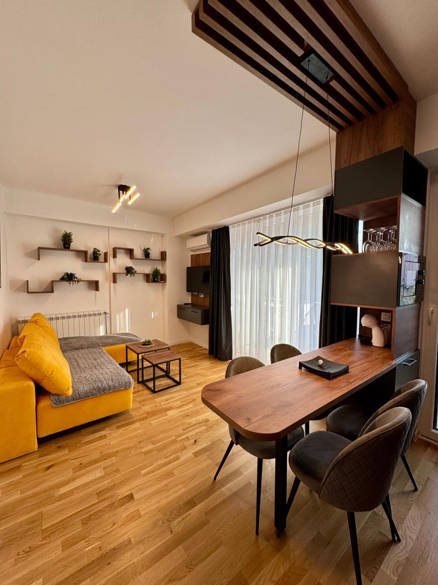 Downtown Riverside Apartments Skopje Buitenkant foto