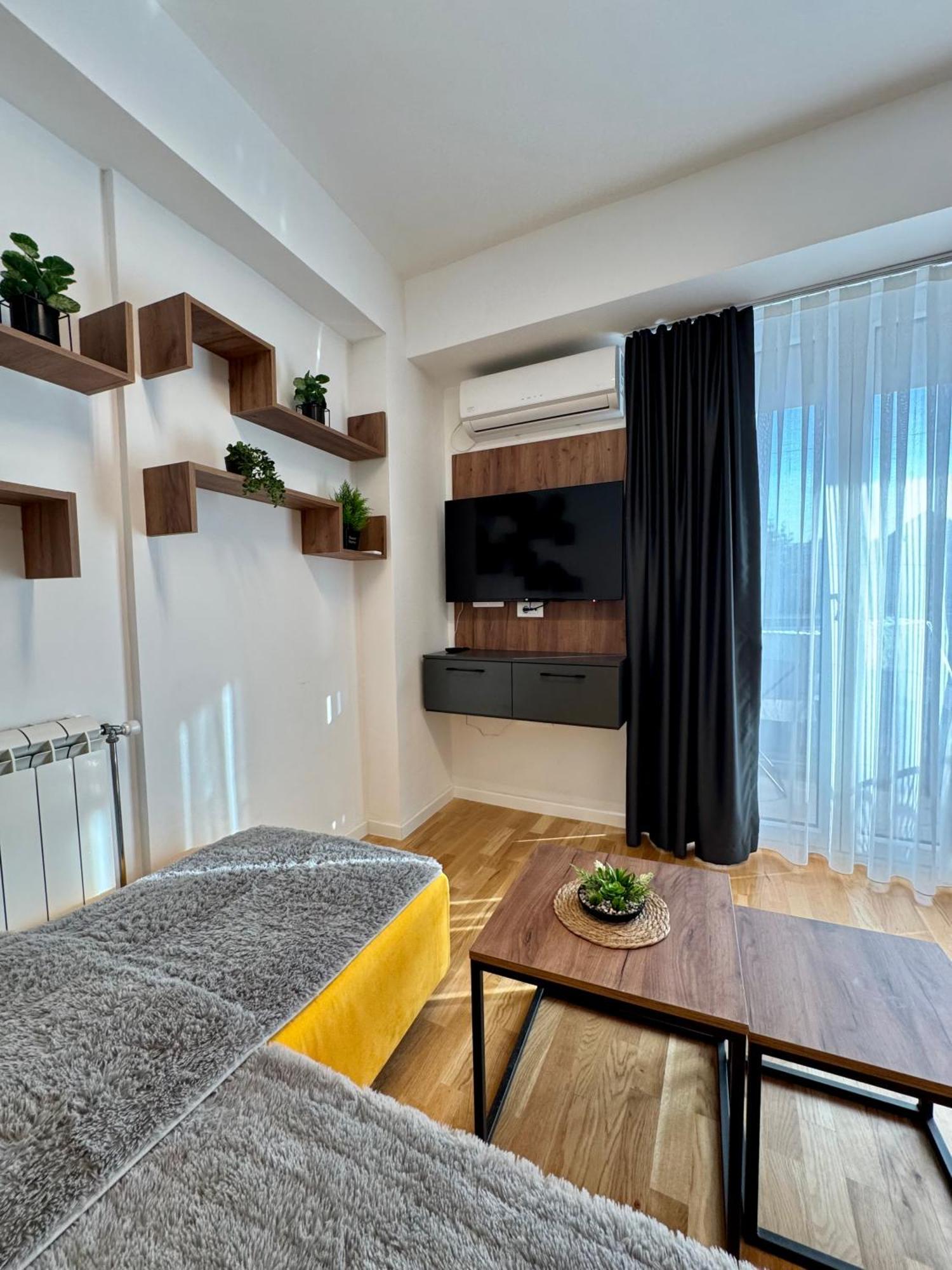 Downtown Riverside Apartments Skopje Buitenkant foto